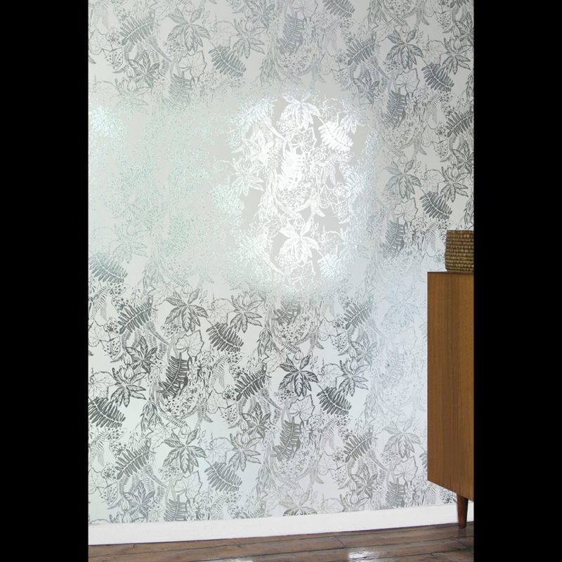 Tropical wallpaper | Hothouse jade silver white